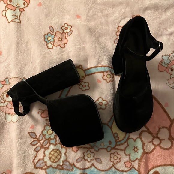 unif platform heels - Picture 6 of 7